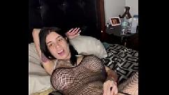 Biankita brinca com máquina de foder